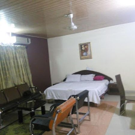 Room In Lodge - Clen-Phil Hotels And Suite Port Harcourt Luaran gambar