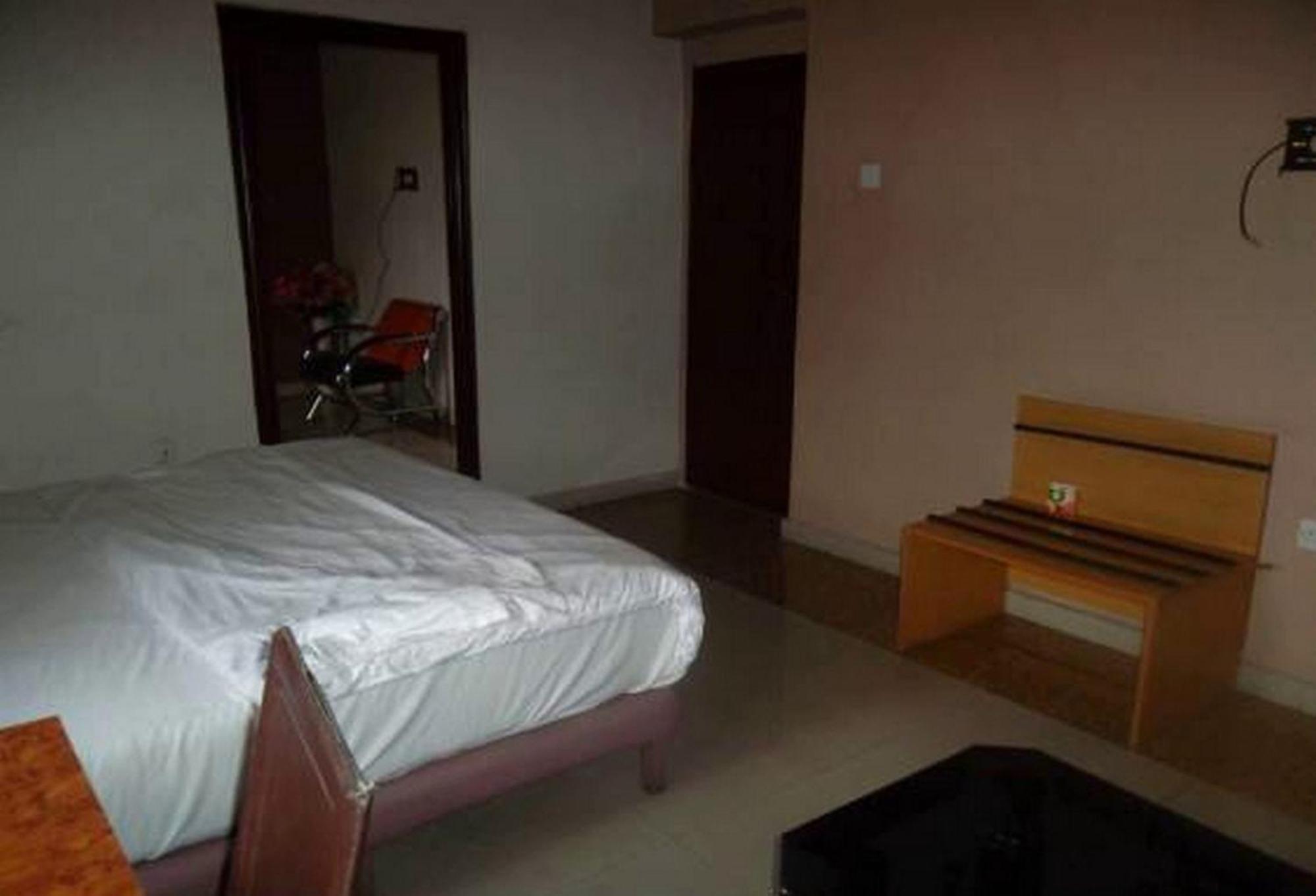 Room In Lodge - Clen-Phil Hotels And Suite Port Harcourt Luaran gambar
