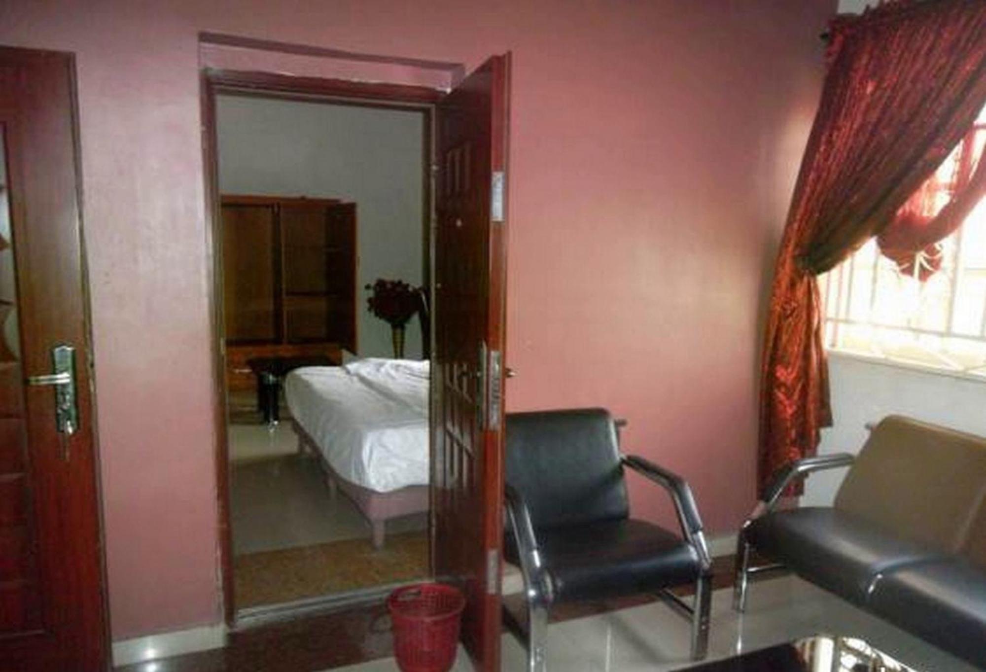 Room In Lodge - Clen-Phil Hotels And Suite Port Harcourt Luaran gambar