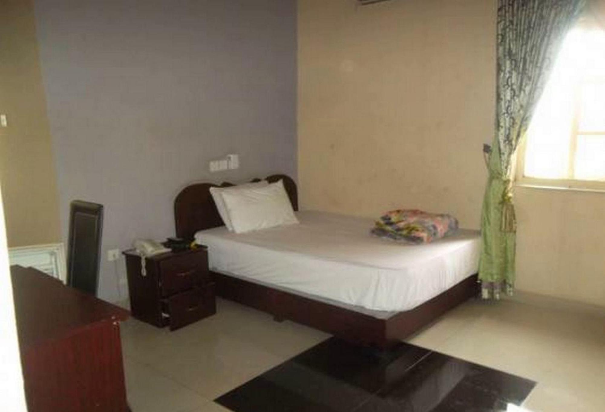Room In Lodge - Clen-Phil Hotels And Suite Port Harcourt Luaran gambar